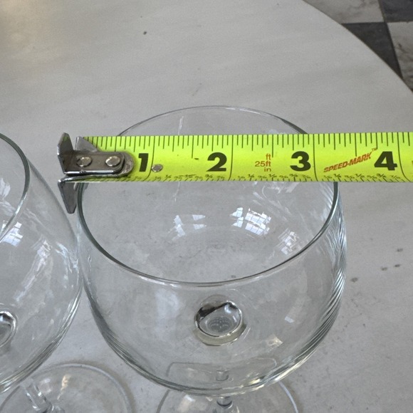 Set of 2 Vintage Clear Wine Glasses 7.5" Tall - Picture 6 of 6